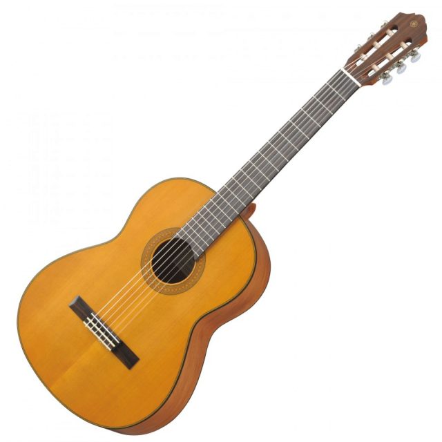 YAMAHA GUITARE CLASSIQUE SERIE CG