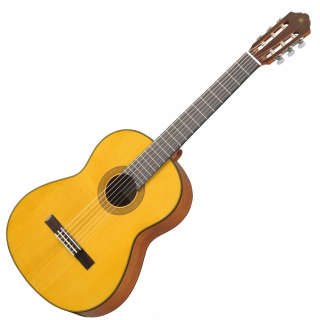 YAMAHA GUITARE CLASSIQUE SERIE CG