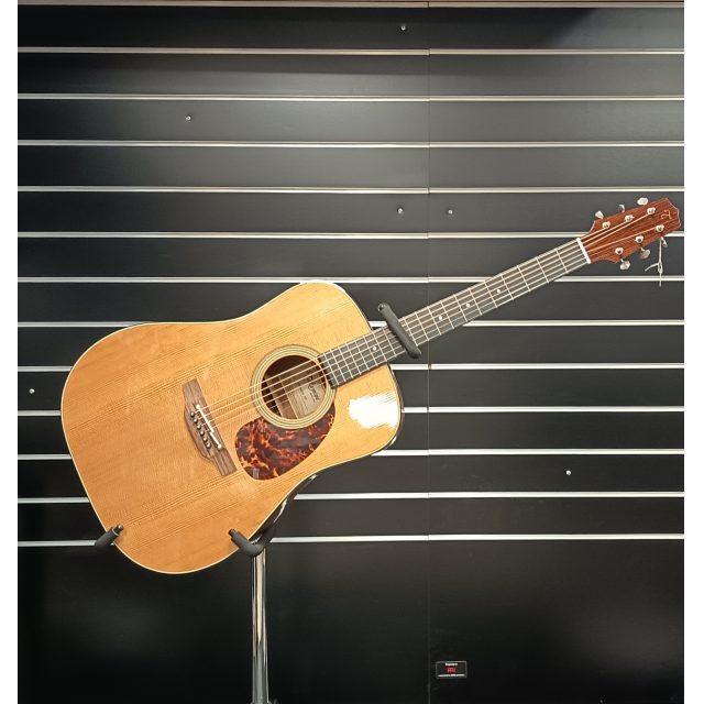 GUITARE ELECTRO ACCOUSTIQUE TAKAMINE SERIE TT